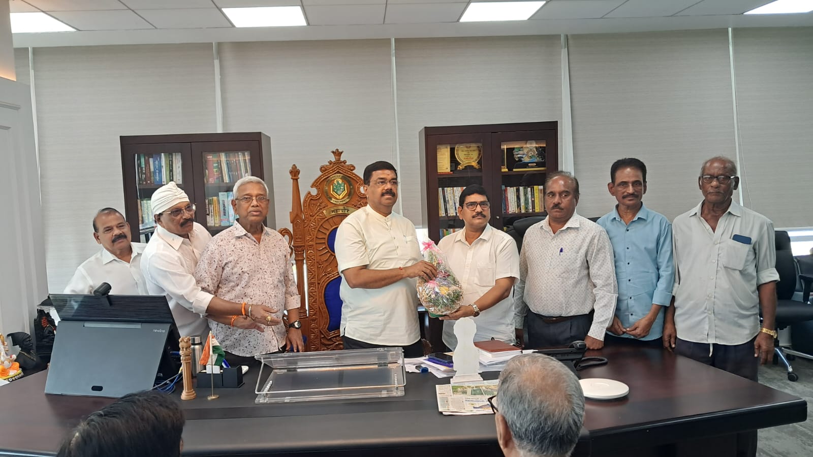 नालासोपारा (प)कडील जनतेच्या प्रश्नासाठी शिवसेना (उद्धव बाळासाहेब ठाकरे) पक्षातर्फे महापौरांना मागण्यांचे निवेदन