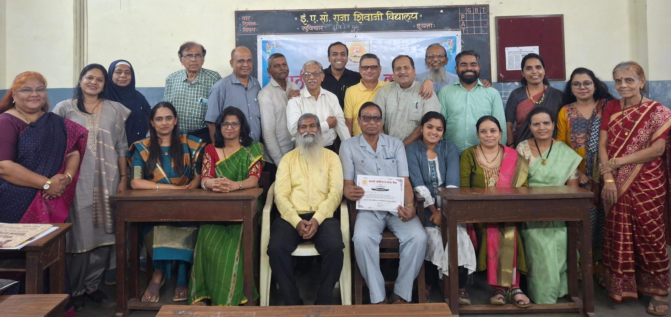 पुस्तकविश्व, कविता आणि मधु मंगेश कर्णिक यांच्या साहित्याचा सुरेल मिलाफ